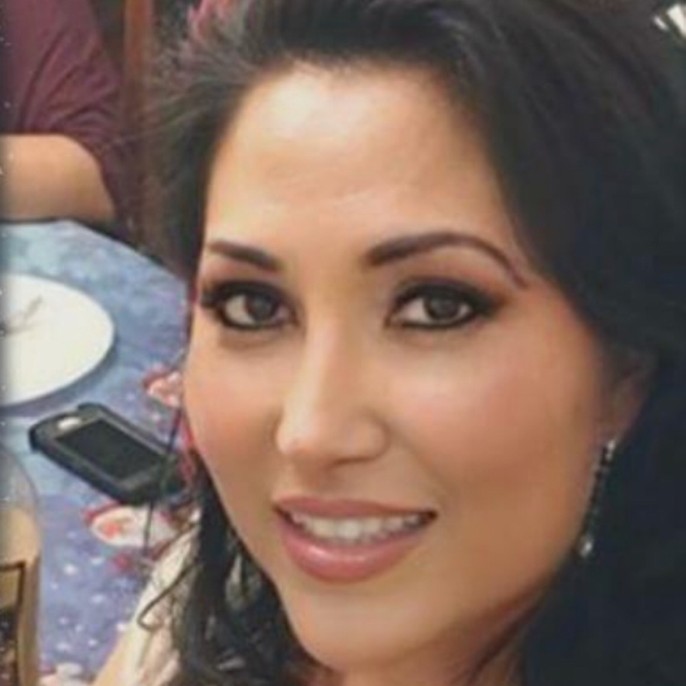 Meet your Posher, Zoila